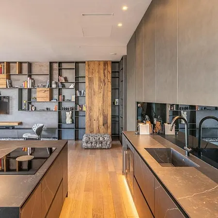 Exclusive In The Heart Of Apartman Milánó