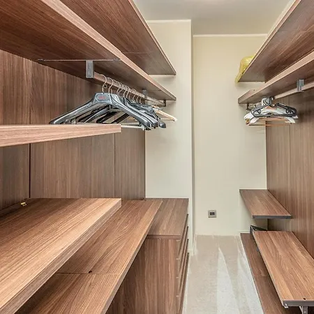 Exclusive In The Heart Of Apartman Milánó